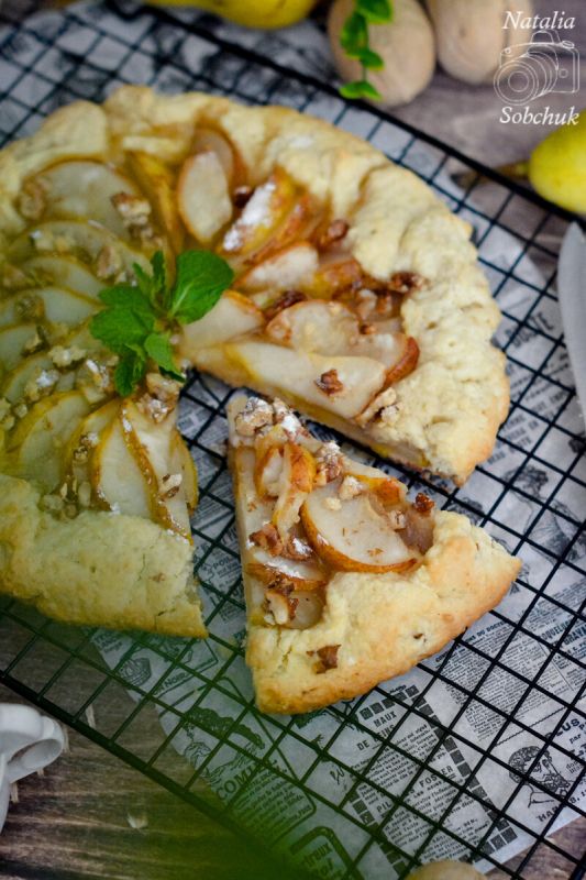 Галета с грушей и орехами: спокойный десерт к чаю из домашней выпечки