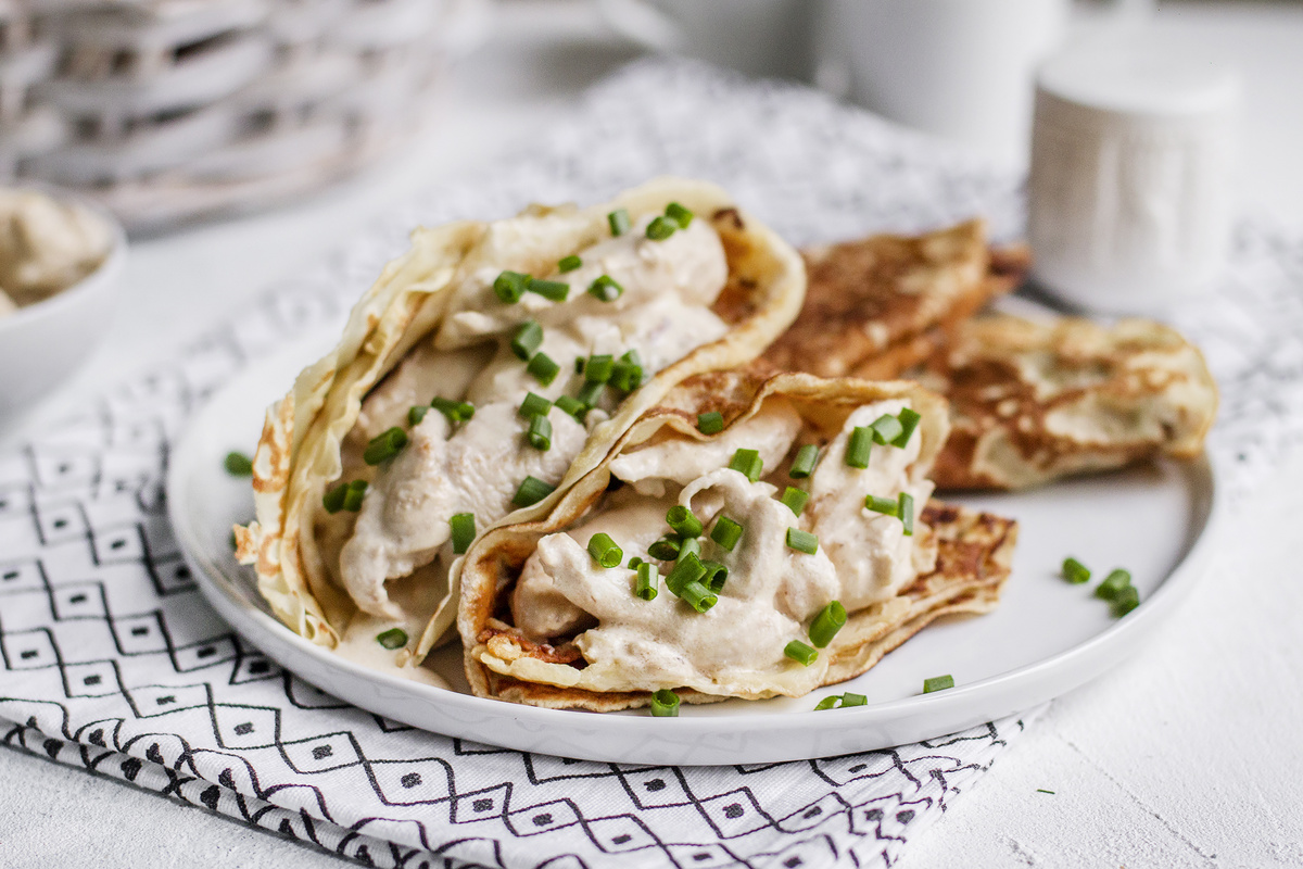 Блинчики с курицей: идеальная зимняя закуска