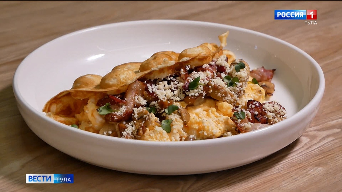 Осенние вафли с беконом и грибами: завтрак, который придаст сил