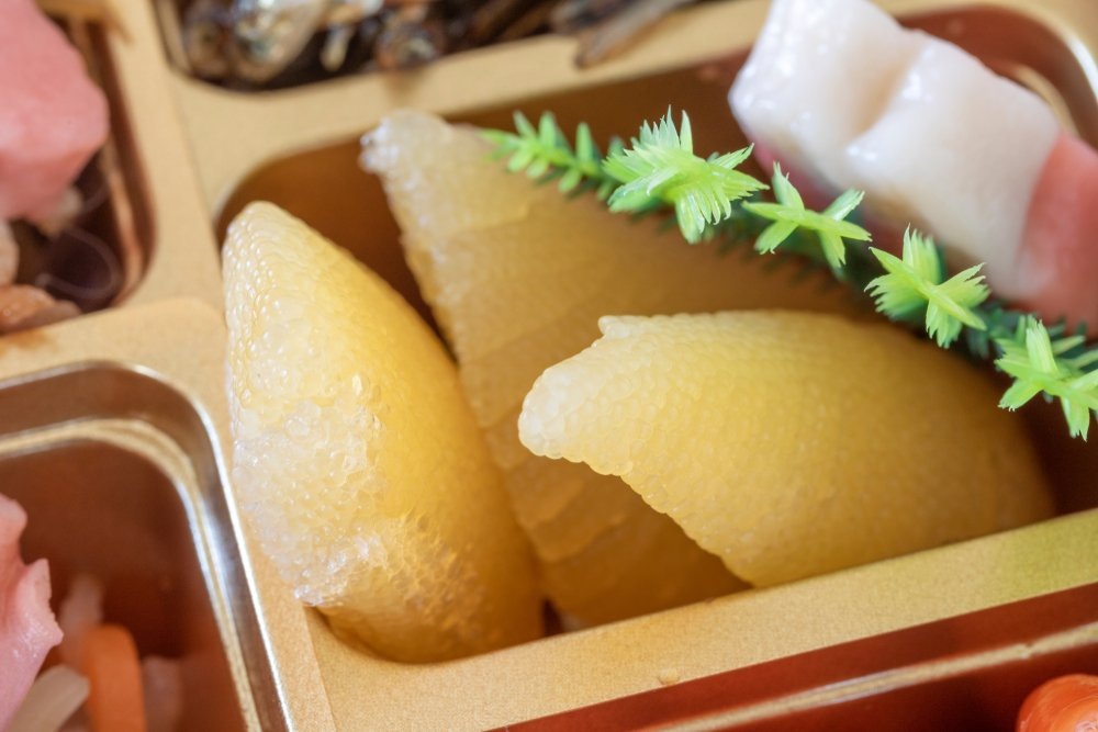 Продажи белой икры в России показали рост почти на 30%