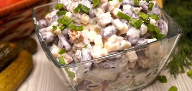 Салат «Палочка-выручалочка» – легкий и быстрый рецепт на каждый день