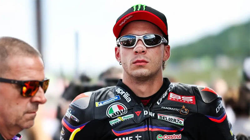 Беццекки остается с Aprilia до 2028 года: новые горизонты в MotoGP