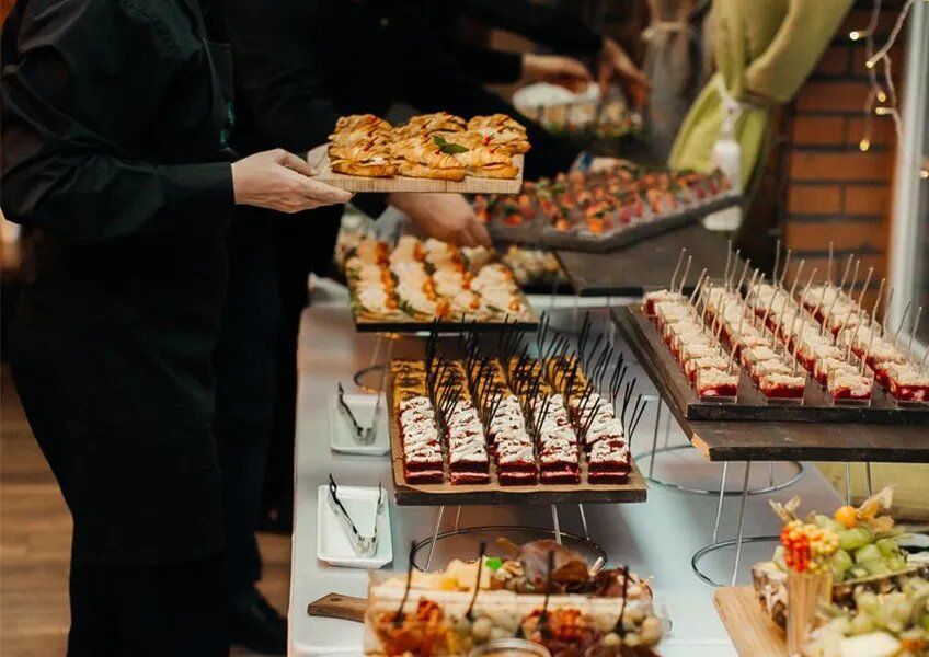 Корпоративное меню на 23 февраля: топ-блюда для праздника