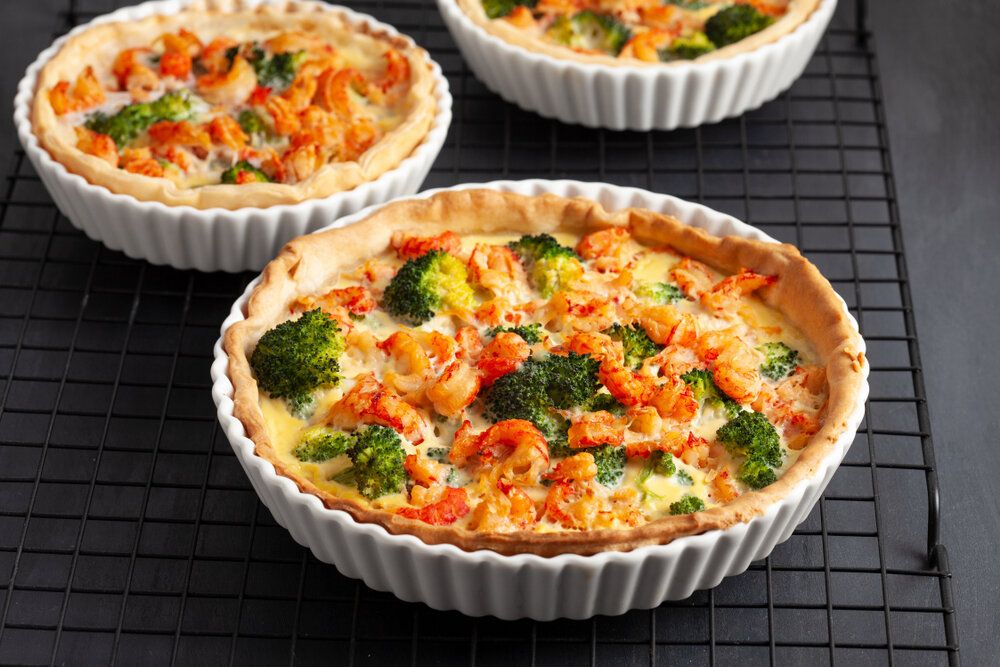 Нежный киш с лососем и брокколи: идеальный ужин для всей семьи