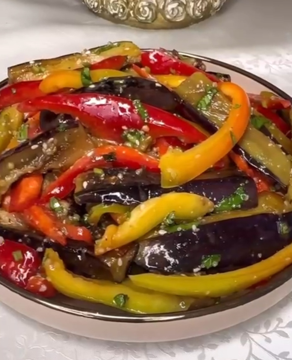 Как приготовить роскошный салат из баклажанов за 5 минут