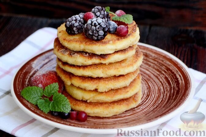 Сырники на новый лад: необычные рецепты для сладкоежек