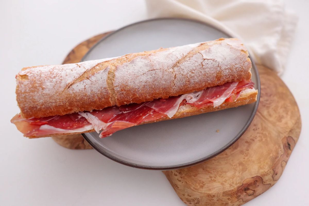 Страсть и простота: кривые дороги испанского бутерброда