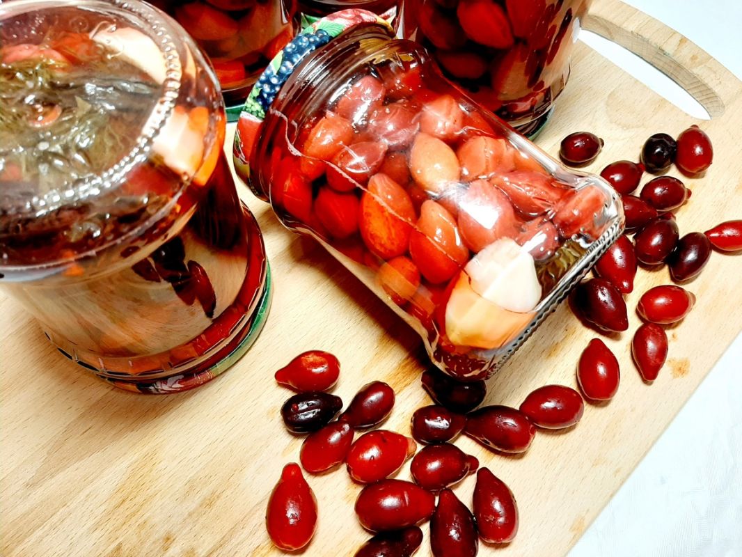 Успейте заготовить кизил: уникальный рецепт на зиму