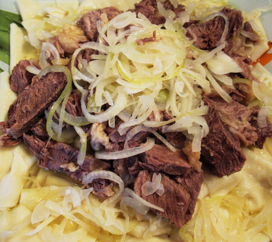 Бешбармак: Как вкусно накормить семью традиционным казахским блюдом