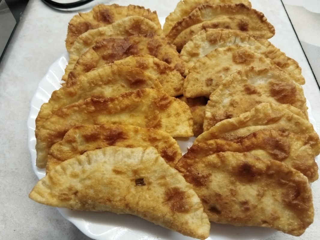 Как приготовить идеальные чебуреки на заварном тесте