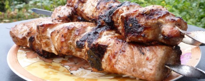 Идеальный шашлык из свинины: секреты луково-лимонного маринада