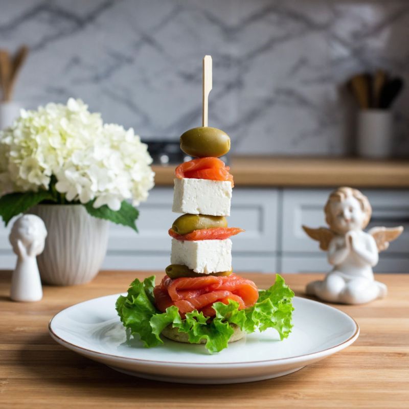 Канапе с красной рыбой и фетой