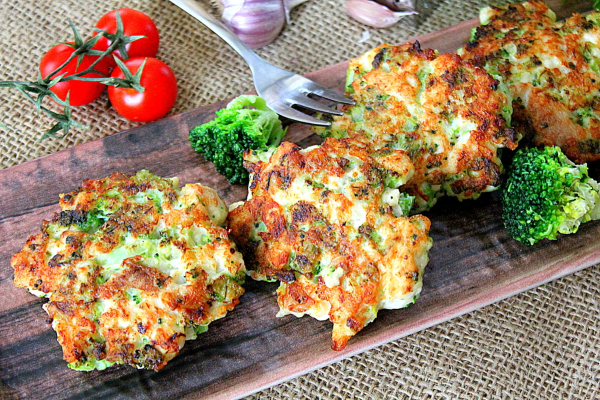 Как приготовить оладьи из брокколи с форелью: вкусно и полезно