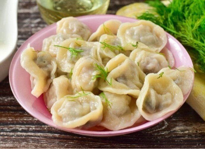 Домашние пельмени с фаршем и грибами: вкусный рецепт