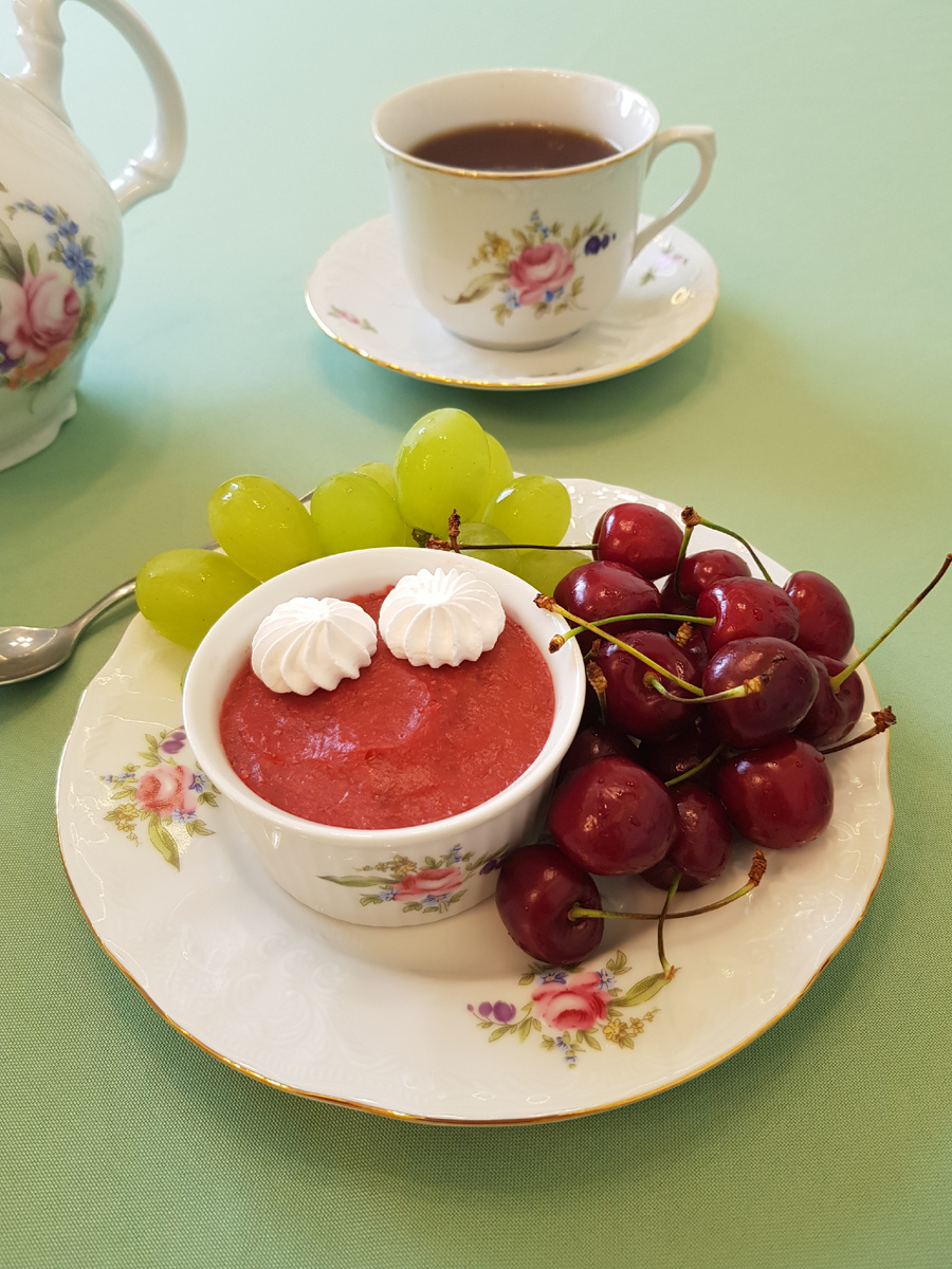 Нежный клубничный пудинг для летних дней