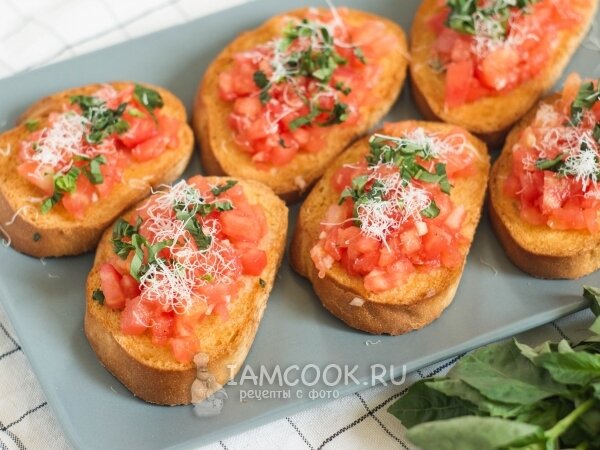 Летние наслаждения: свежие брускетты для солнечных дней