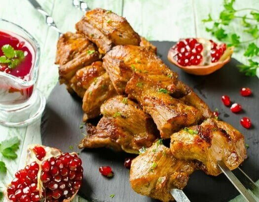 Сочное мясо на пике сезона: Шашлык из свинины с гранатовым соком