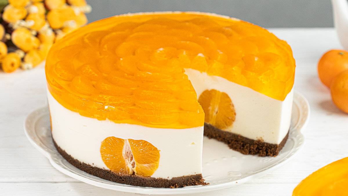 Нежный торт без выпечки с мандаринами для новогоднего стола