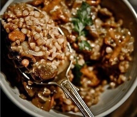 Изысканное сочетание: гречка с мясом и грибами для уютного ужина