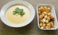 Необычный суп-пюре на курином бульоне с хрустящими гренками