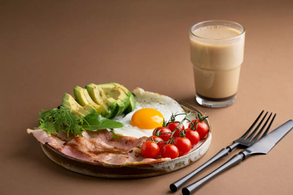 Кето-завтрак: от традиционной рутины к новым гастрономическим открытиям