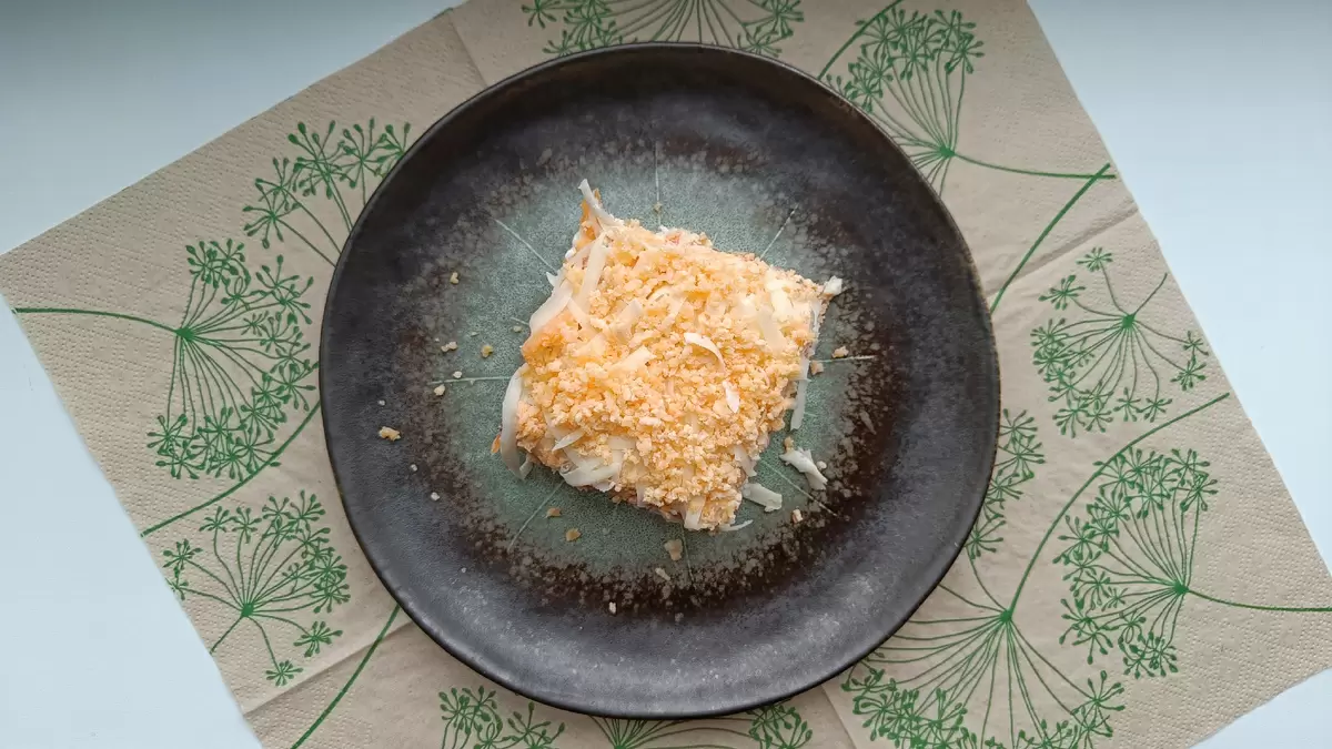 Неклассическая Мимоза: Новый взгляд на традиционный салат для уютного новогоднего стола