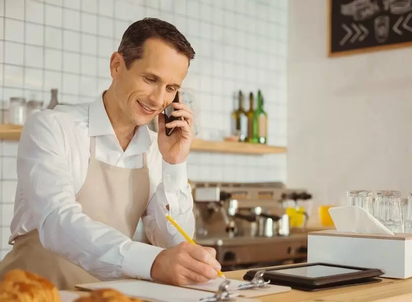 Скрытые зарплаты: кто в ресторанах получает больше всех и ничего не делает