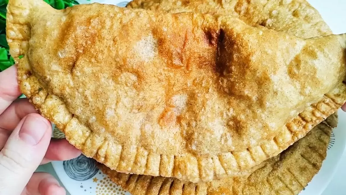 Постные чебуреки с картошкой и грибами: хрустящий рецепт для вегетарианцев