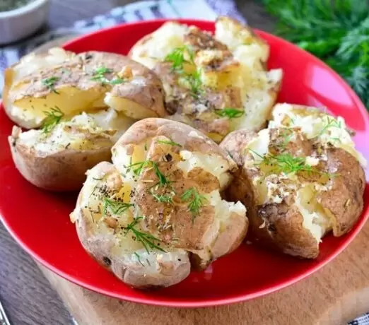 Запечённый картофель: гениально просто и невероятно вкусно