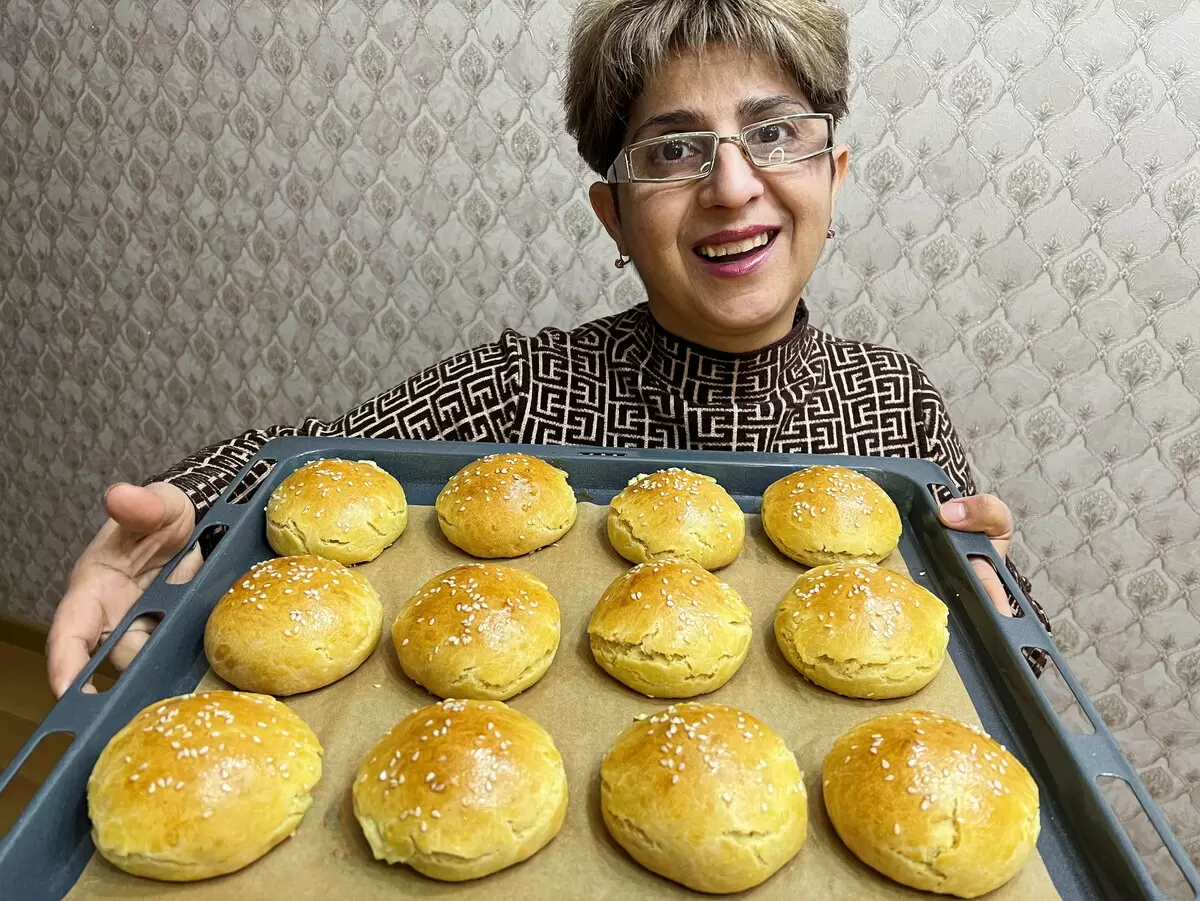 Нежные булочки с начинкой: идеальный ужин из простых ингредиентов