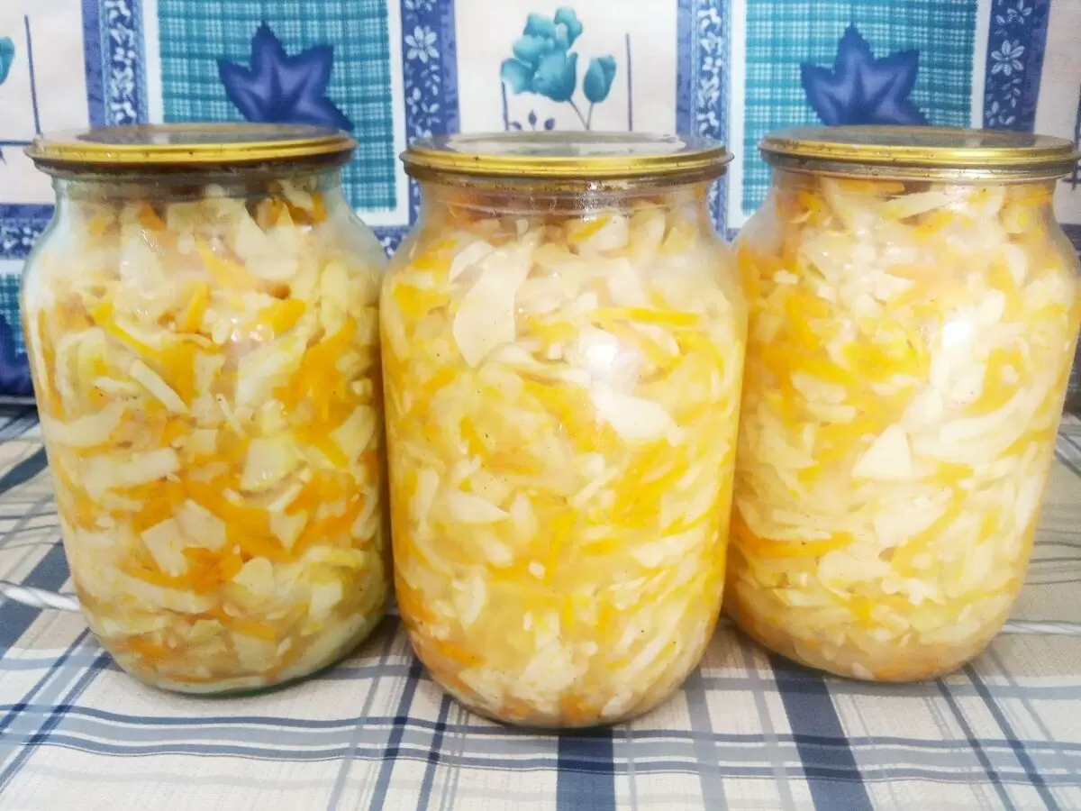 Вкусные заготовки на зиму: салат из патиссонов и овощей