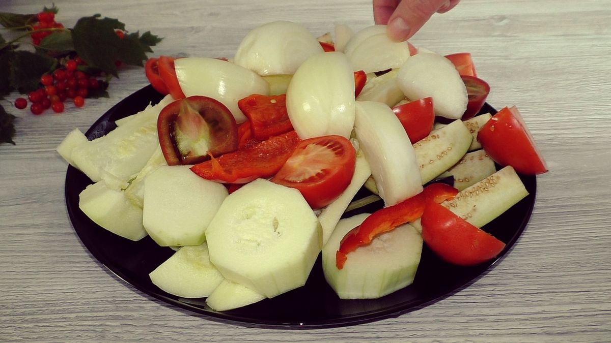 Вкусный ужин из запеченных овощей для всей семьи